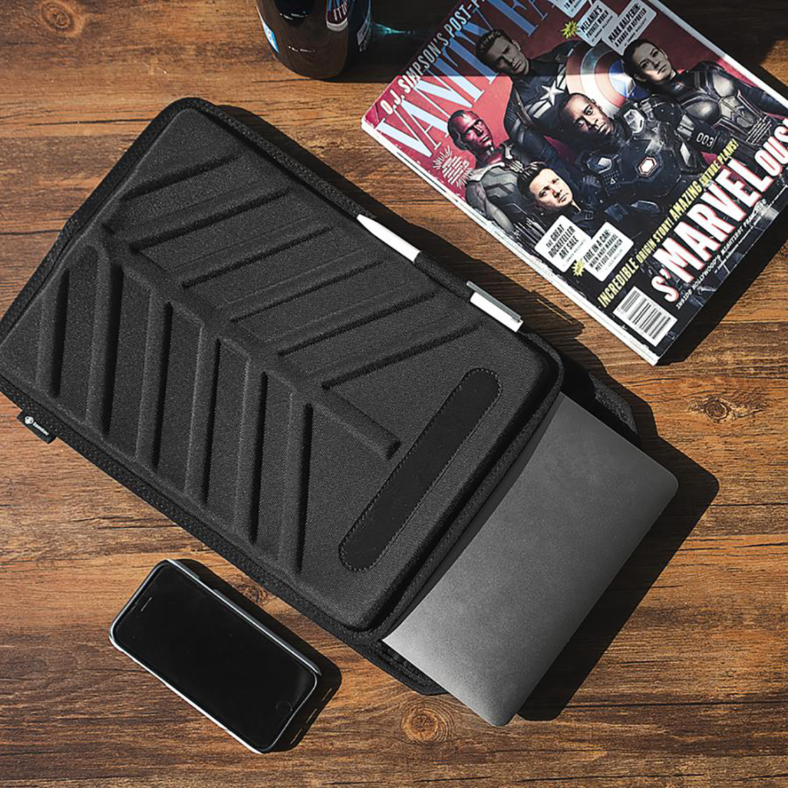 Túi Tomtoc (USA) Eva Hard Shell Macbook Pro 13'' - Black (A24-C02D01)