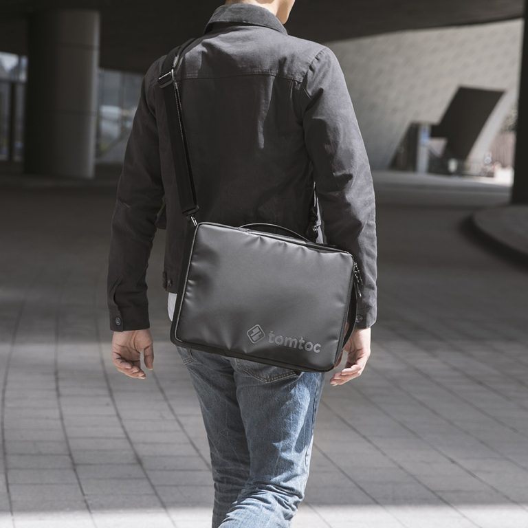 Túi Đeo Chéo Tomtoc (USA) Urban Codura Shoulder Bags For Ultrabook 15 '' Black (H14-E02D)