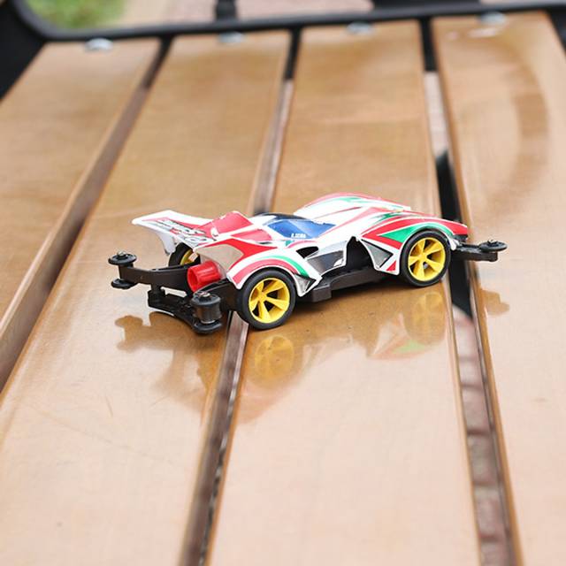 Mô hình lắp ráp xe đua Mini 4WD Tamiya 1