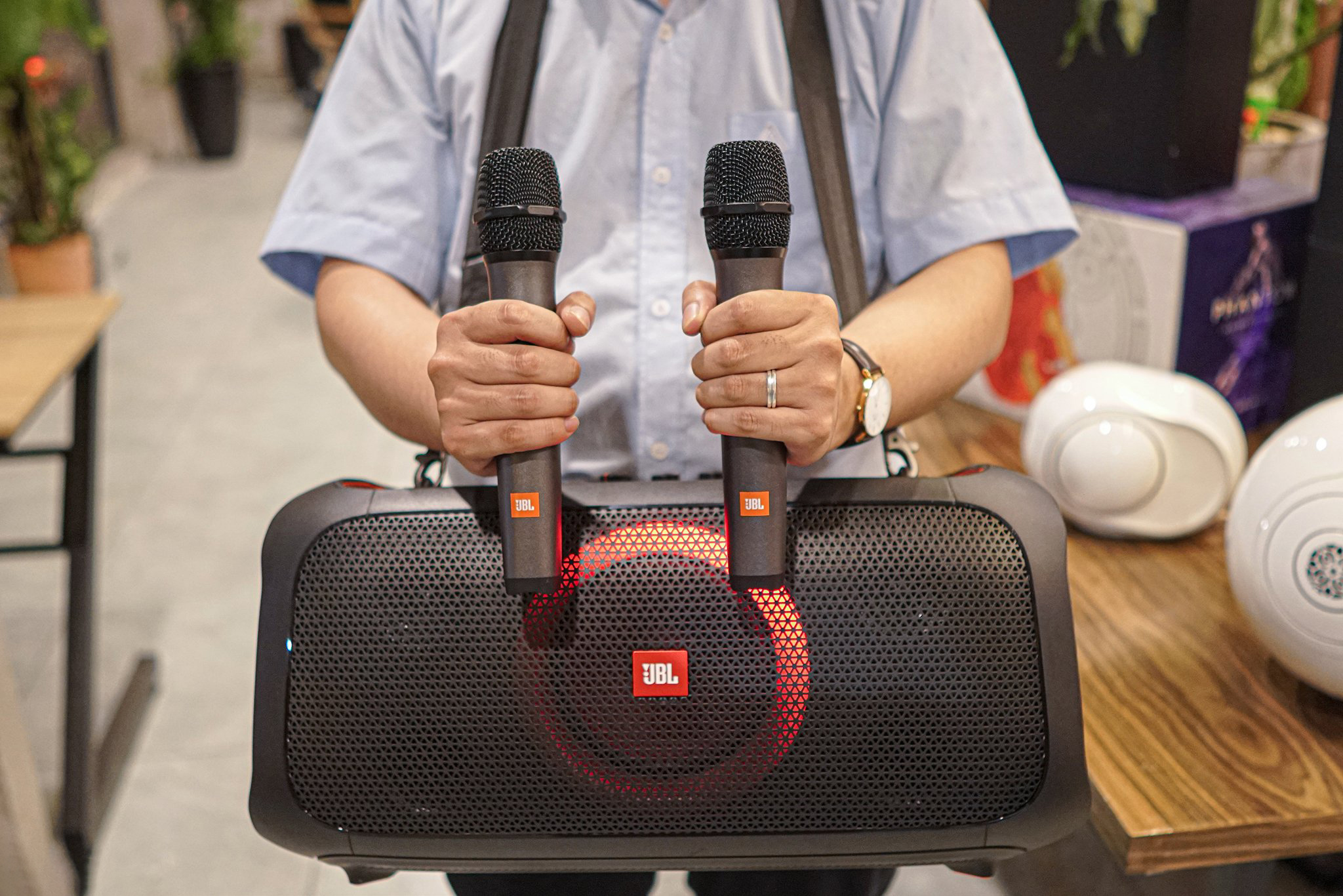 Loa bluetooth JBL Partybox On The Go