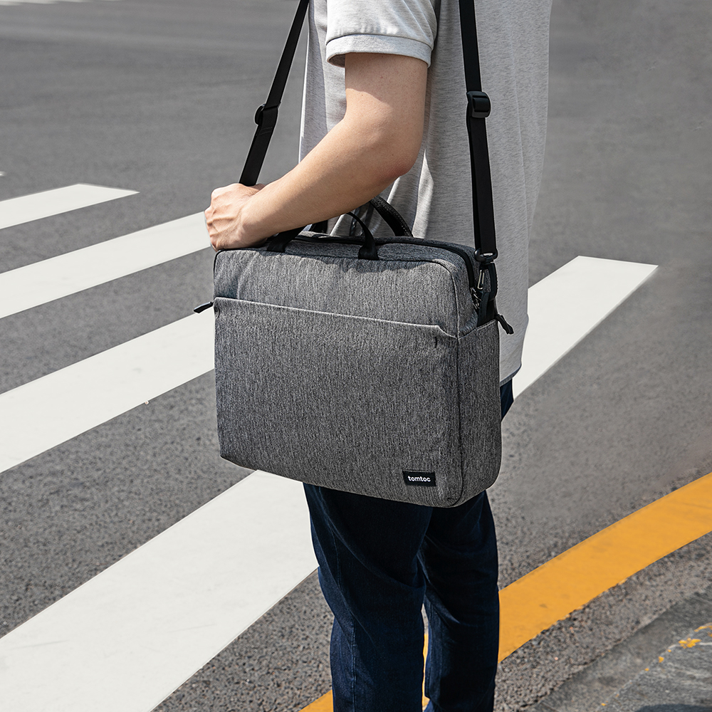Túi Tomtoc (USA) Shoulder Bag For Ultrabook 13″ - Gray (A51-C01G)