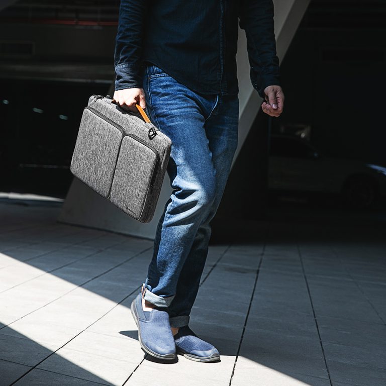 Túi Đeo TomToc (USA) 360* Shoulder Bags MacBook Pro 13'' New/ MacBook Air13'' 2019 Gray- A42-C02G